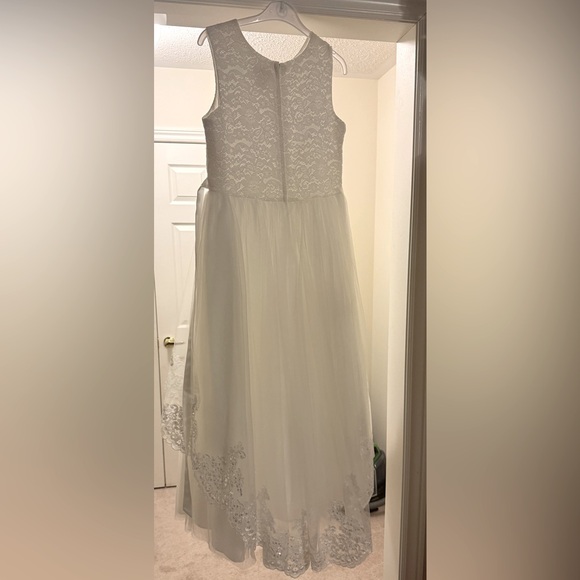 Stunning girls size 14 dress - like new - Picture 4 of 8